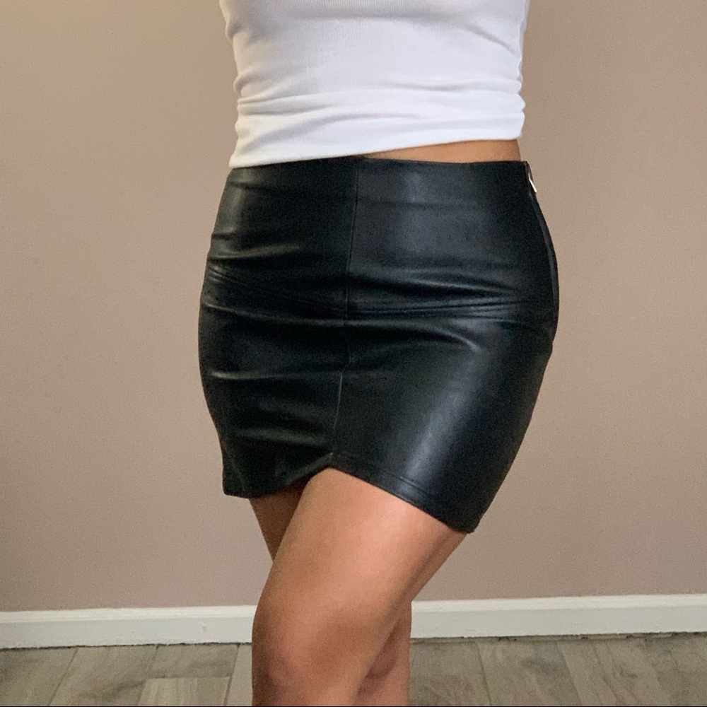 Lulus Leather Skirt Size M